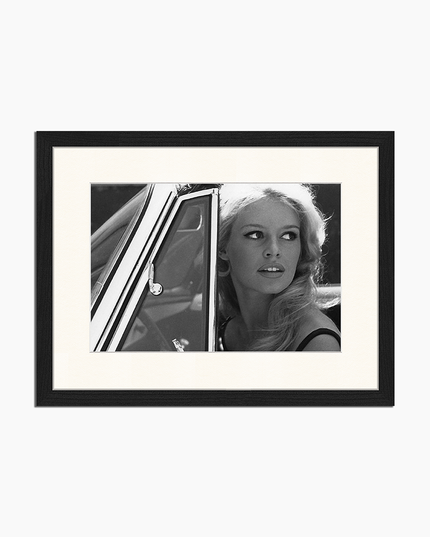 Brigitte Bardot Driving - Print Muurdecoratie